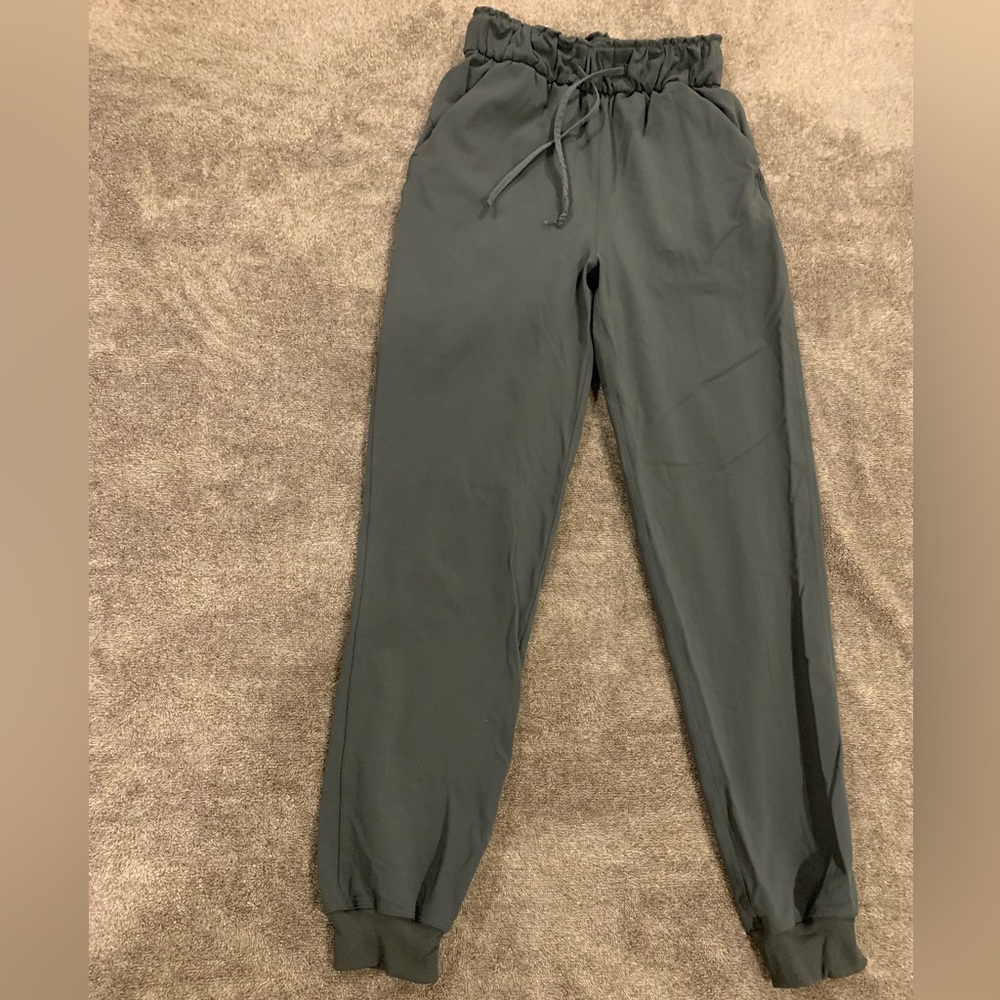 Lululemon Joggers-Olive- Women’s-size 0